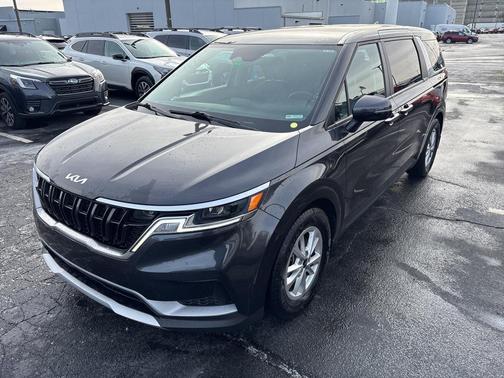 2024 Kia Carnival LX