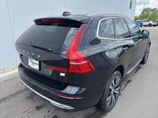 2022 Volvo XC60 Recharge Plug-In Hybrid T8 Inscription