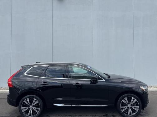 2022 Volvo XC60 Recharge Plug-In Hybrid T8 Inscription