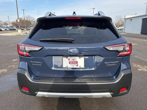 2025 Subaru Outback Touring