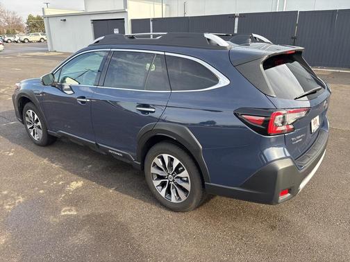 2025 Subaru Outback Touring