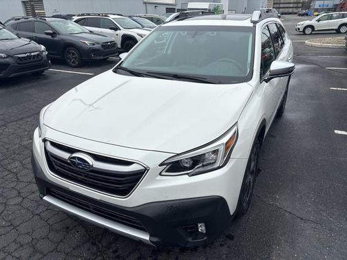 Crystal White Pearl 2020 Subaru Outback Touring