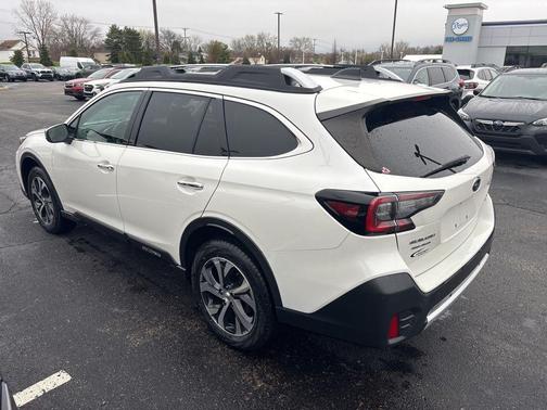 Crystal White Pearl 2020 Subaru Outback Touring