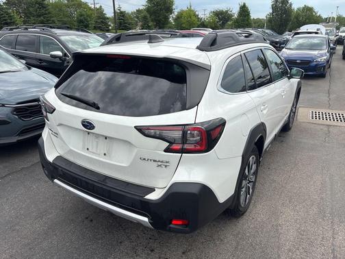 Crystal White Pearl 2024 Subaru Outback Limited XT