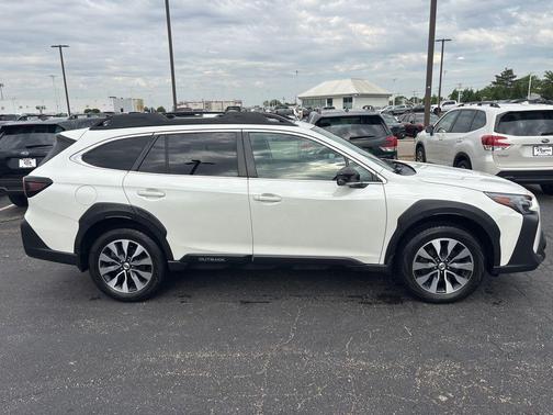 Crystal White Pearl 2024 Subaru Outback Limited XT