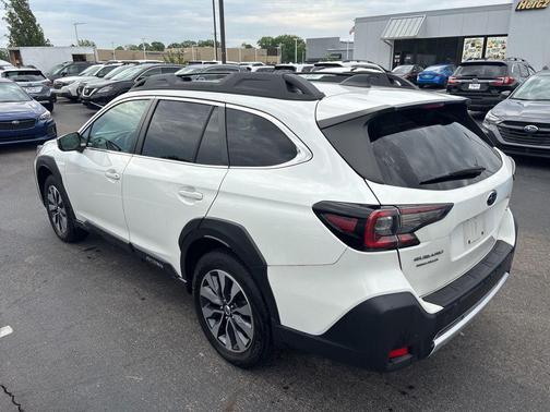 Crystal White Pearl 2024 Subaru Outback Limited XT