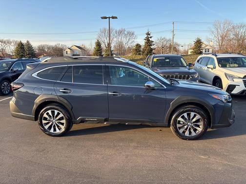 2025 Subaru Outback Touring XT