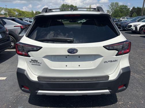 Crystal White Pearl 2024 Subaru Outback Limited