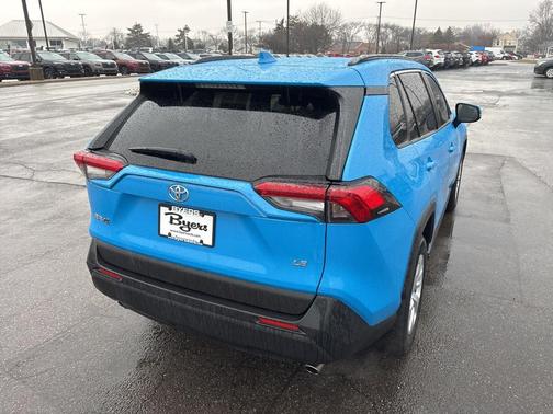 2020 Toyota RAV4 LE