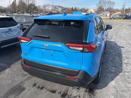 2020 Toyota RAV4 LE