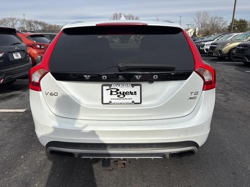 2015 Volvo V60 Cross Country T5