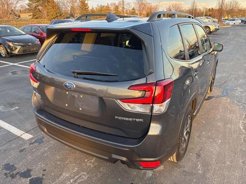 2024 Subaru Forester Premium