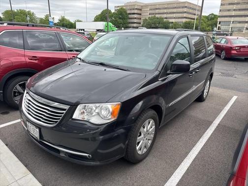 2016 Chrysler Town & Country Touring