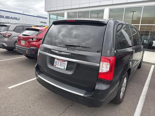 2016 Chrysler Town & Country Touring
