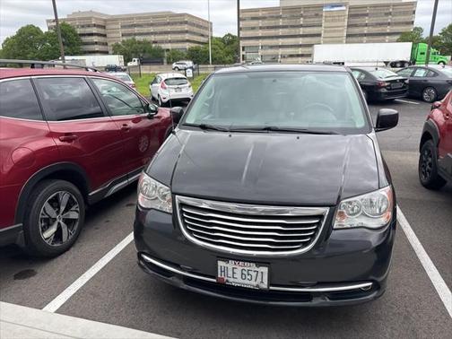 2016 Chrysler Town & Country Touring