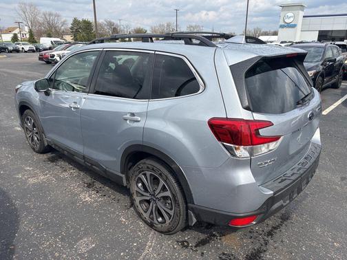 Ice Silver Metallic 2023 Subaru Forester Limited