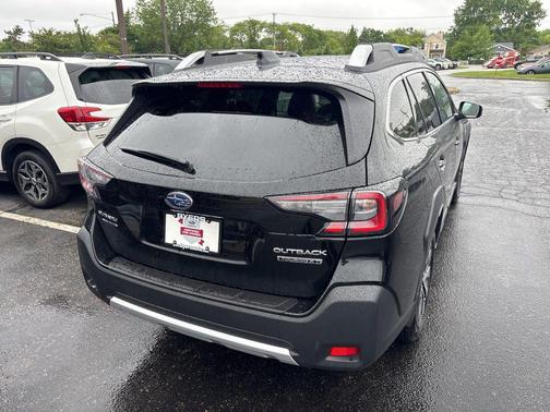 Crystal Black Silica 2025 Subaru Outback Touring XT