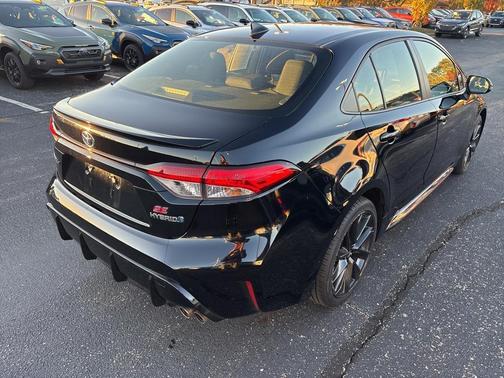 2024 Toyota Corolla Hybrid SE