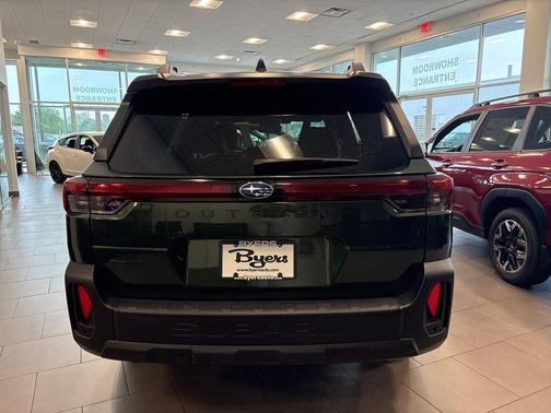 Deep Emerald Green Pearl 2026 Subaru Outback Limited XT