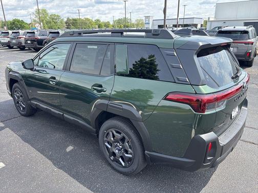 Deep Emerald Green Pearl 2026 Subaru Outback Premium