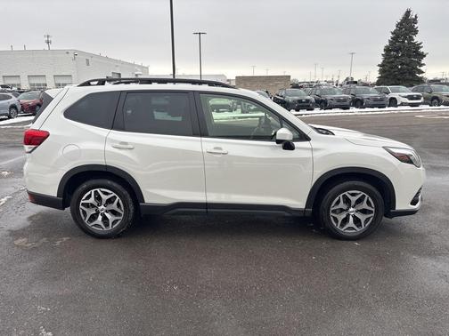 2023 Subaru Forester Premium