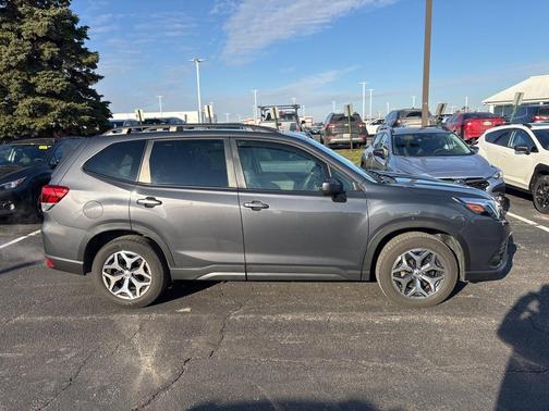 2023 Subaru Forester Premium