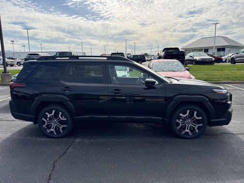 Crystal Black Silica 2026 Subaru Outback Touring XT