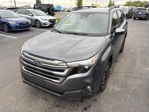 Magnetite Gray Metallic 2025 Subaru Forester Premium