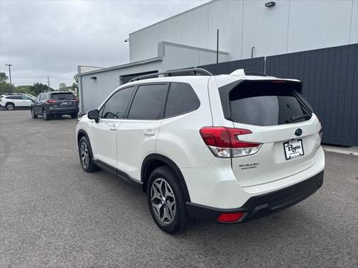 2022 Subaru Forester Premium