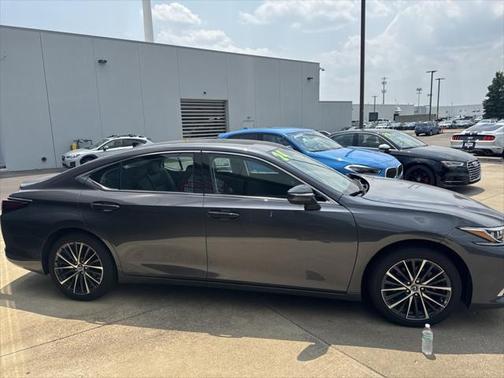 2024 Lexus ES 250 Base