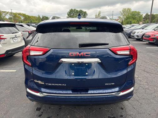Marine Metallic 2022 GMC Terrain Denali