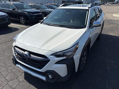 Crystal White Pearl 2025 Subaru Outback Touring XT