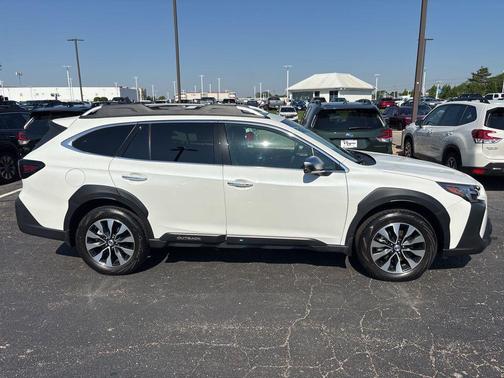 Crystal White Pearl 2025 Subaru Outback Touring XT
