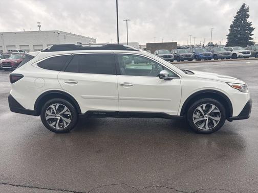 2022 Subaru Outback Touring