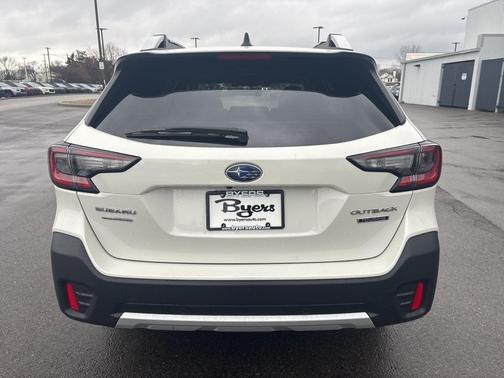 2022 Subaru Outback Touring