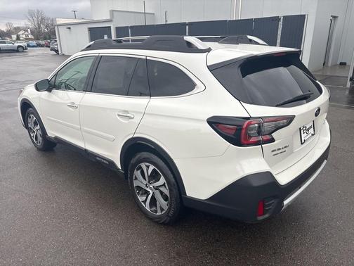 2022 Subaru Outback Touring