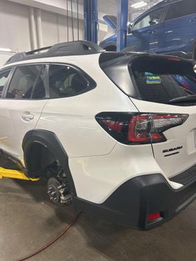 Crystal White Pearl 2025 Subaru Outback Onyx Edition