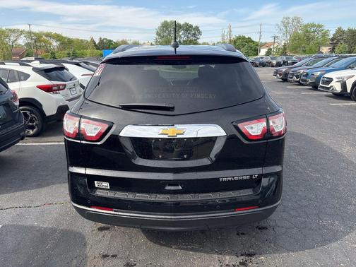 Mosaic Black Metallic 2016 Chevrolet Traverse 1LT
