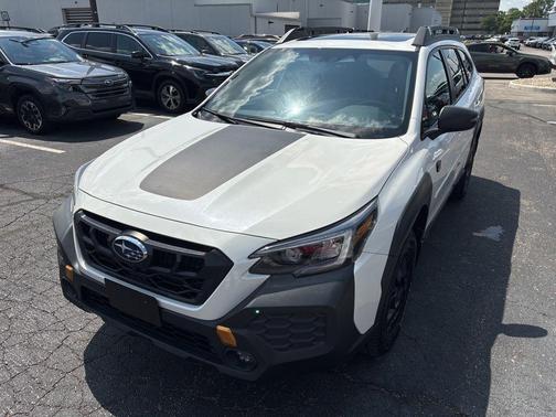 Crystal White Pearl 2024 Subaru Outback Wilderness