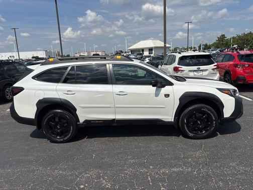 Crystal White Pearl 2024 Subaru Outback Wilderness
