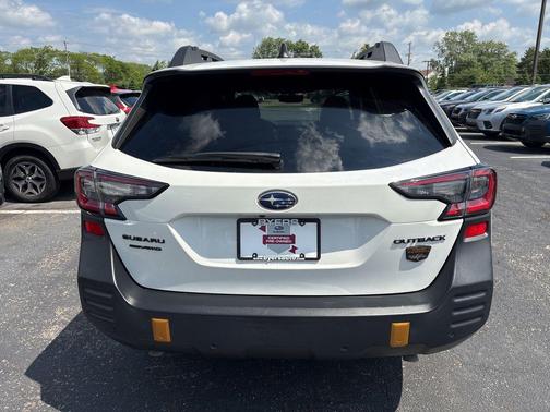 Crystal White Pearl 2024 Subaru Outback Wilderness