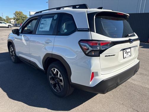 2025 Subaru Forester Base