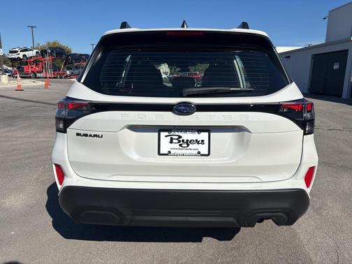 2025 Subaru Forester Base