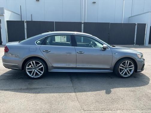 2017 Volkswagen Passat 1.8T R-Line w/Comfort