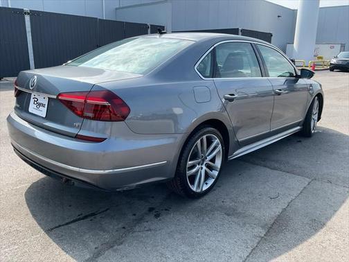 2017 Volkswagen Passat 1.8T R-Line w/Comfort