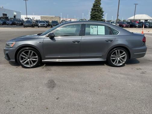 2017 Volkswagen Passat 1.8T R-Line w/Comfort
