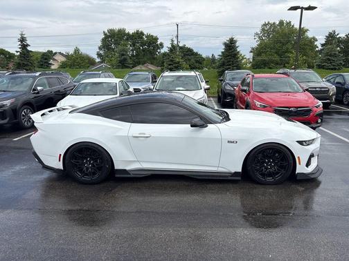 Oxford White 2024 Ford Mustang GT
