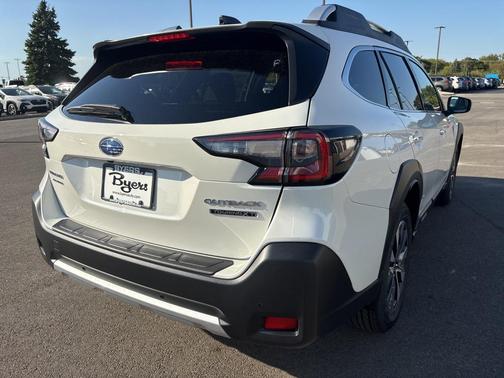 2025 Subaru Outback Touring XT