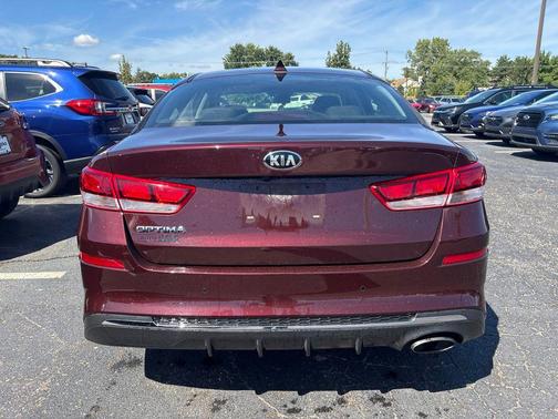 Sangria 2019 Kia Optima LX