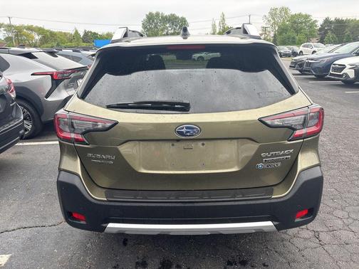 Autumn Green Metallic 2023 Subaru Outback Touring XT